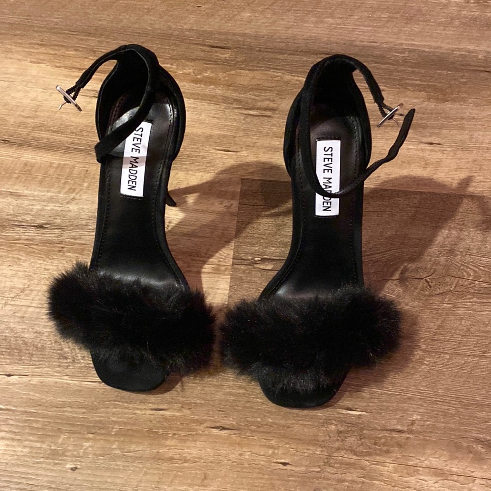 5.5 Steve Madden heels with faux fur over foot strap.